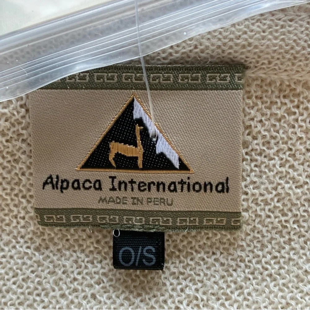 Alpaca International 100% Baby Alpaca Cream Poncho NWT Made in Peru - Picture 5 of 10